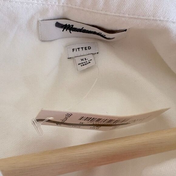 NWT Madewell White Fitted Button Down Shirt - Picture 3 of 3